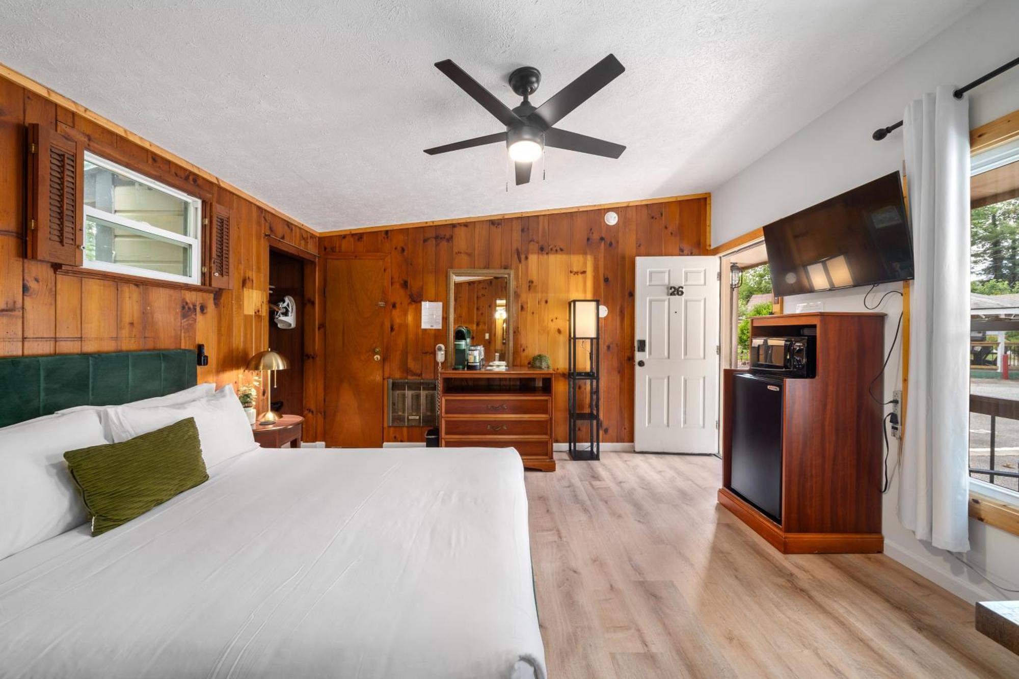 Cedarwood Inn Hendersonville Esterno foto