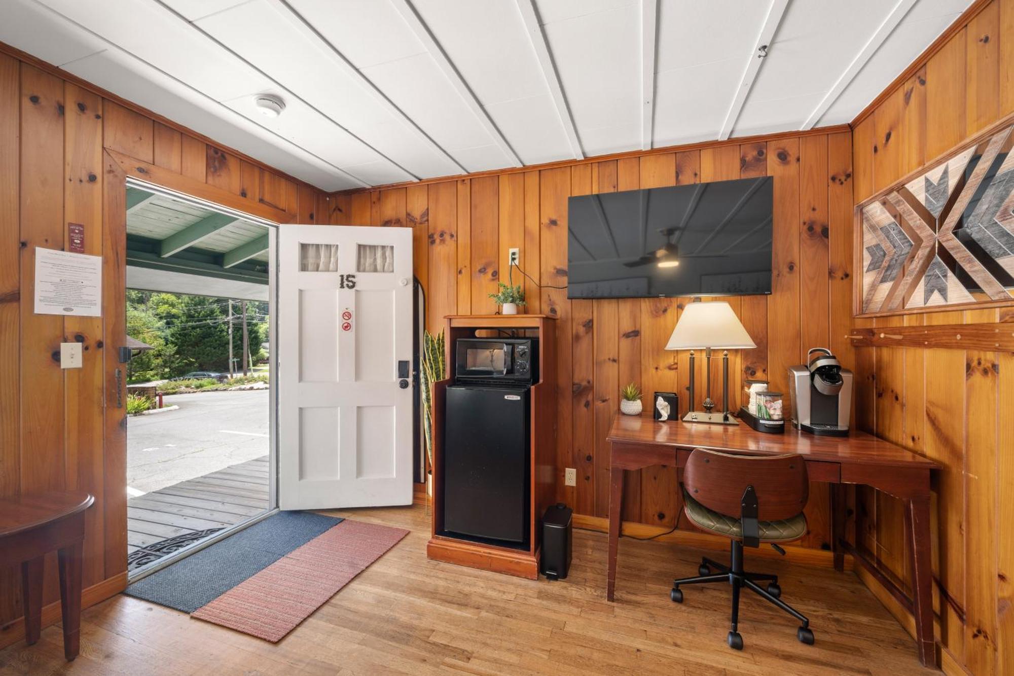 Cedarwood Inn Hendersonville Esterno foto