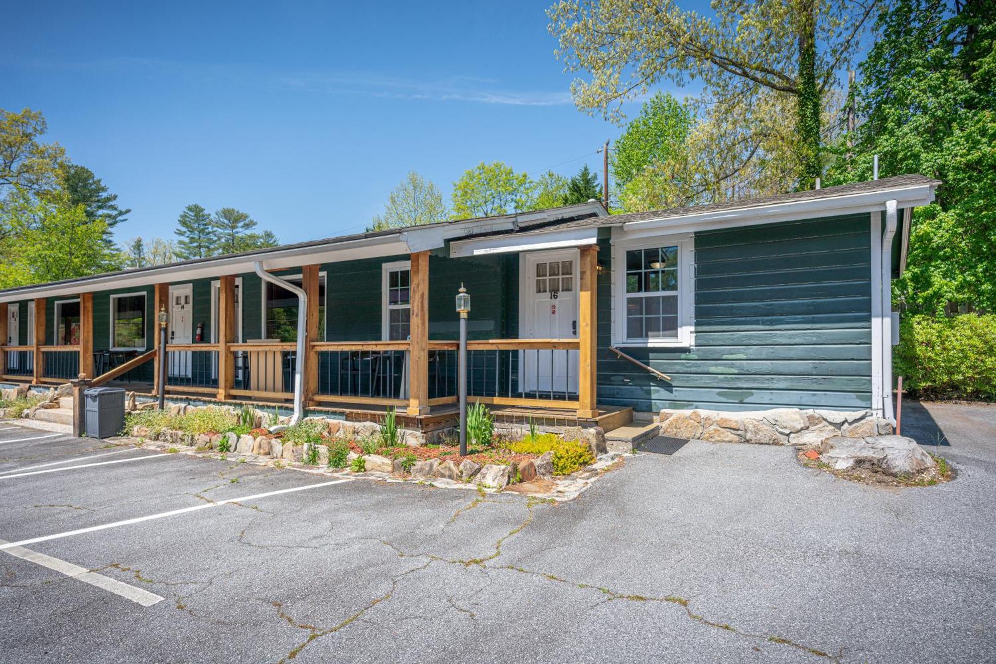 Cedarwood Inn Hendersonville Esterno foto