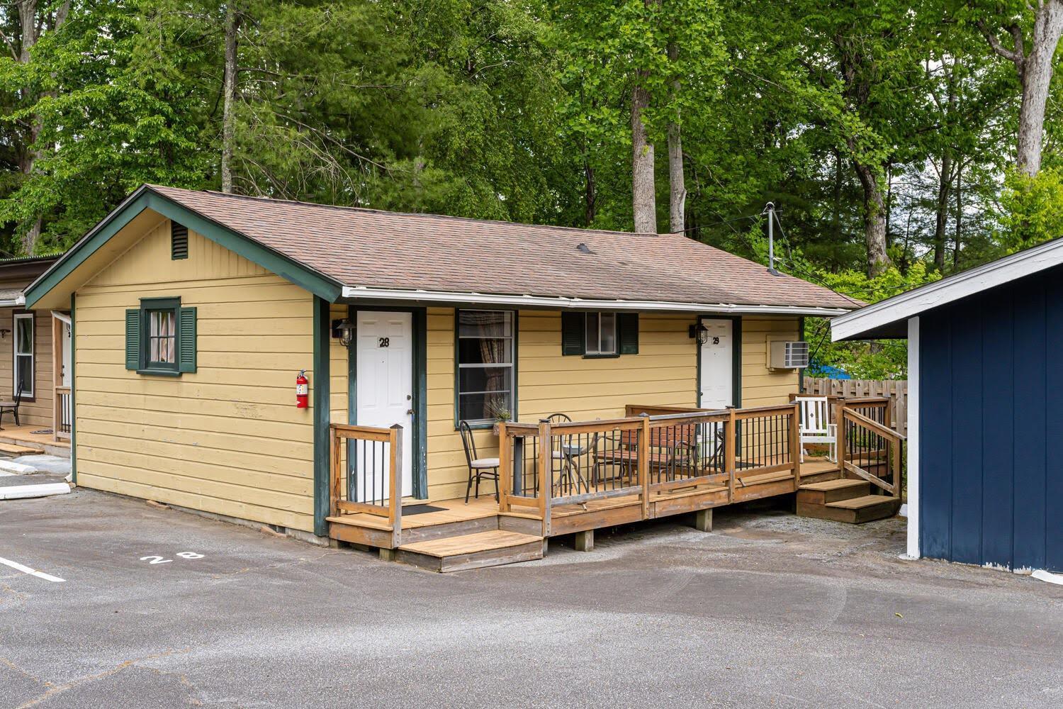 Cedarwood Inn Hendersonville Esterno foto