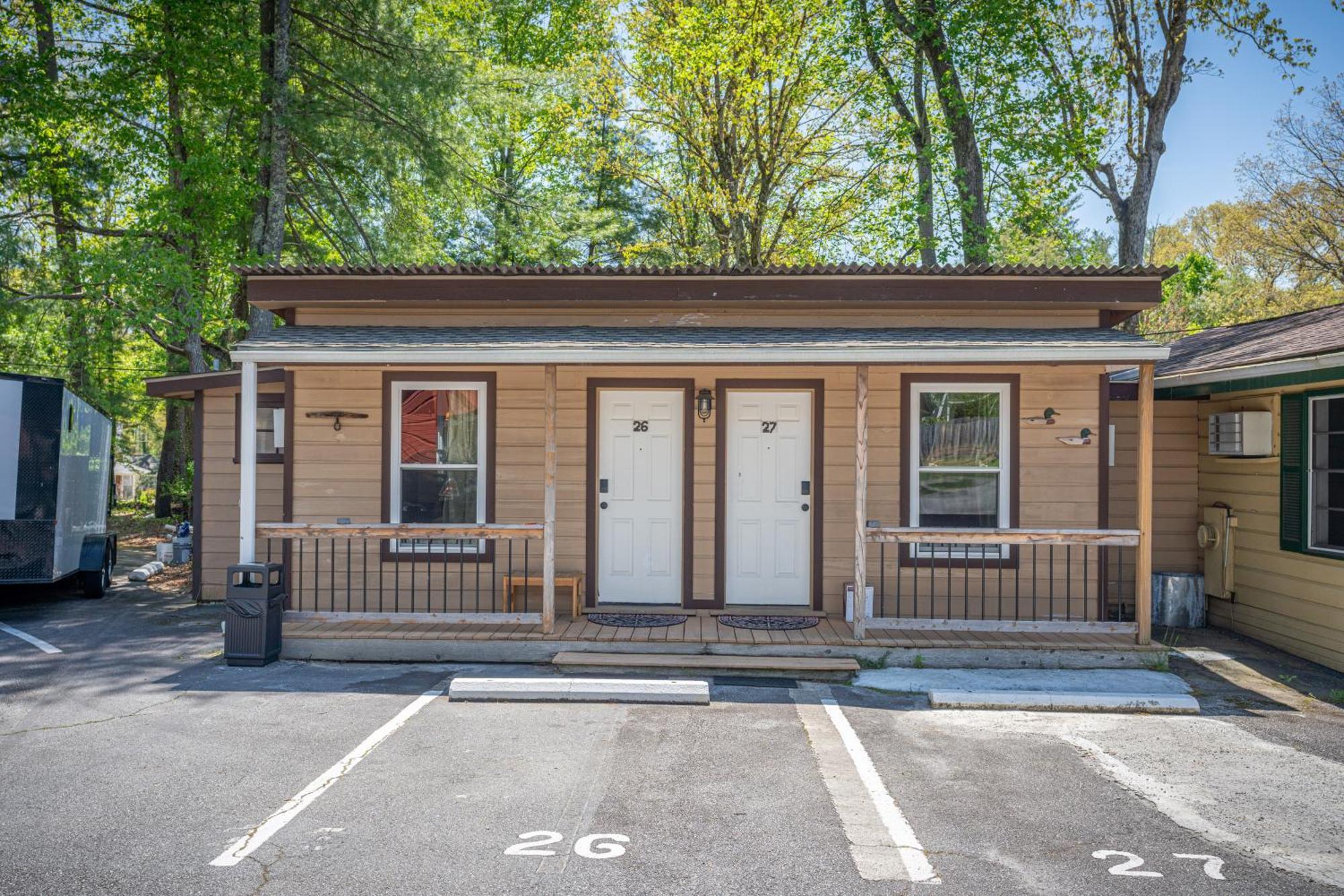 Cedarwood Inn Hendersonville Esterno foto