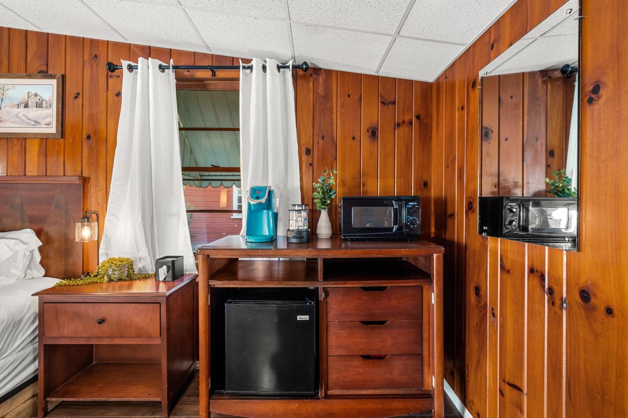 Cedarwood Inn Hendersonville Esterno foto